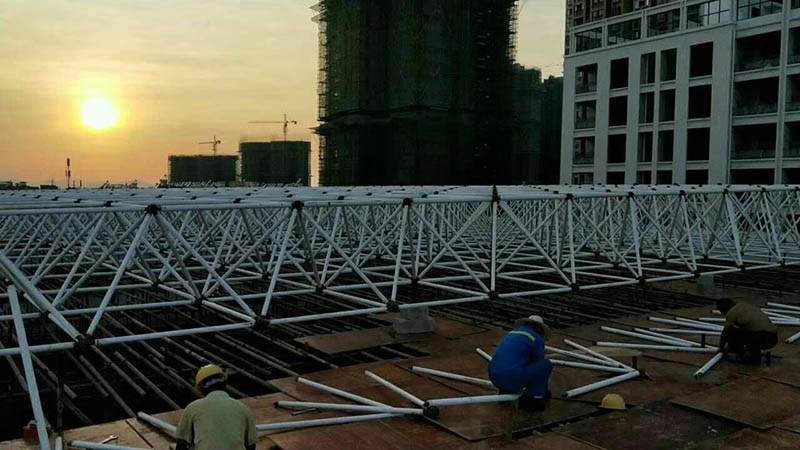 梧州螺栓球网架安装现场